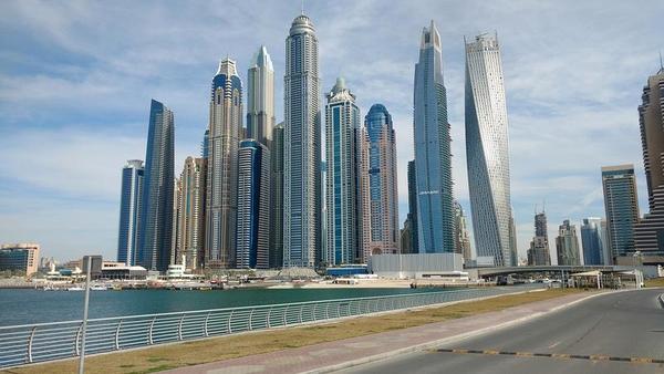 Dubai será a primeira cidade do mundo a testar a placa de carro inteligentes!
